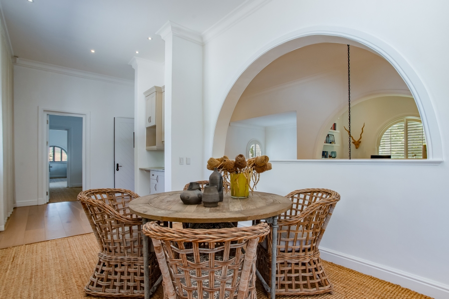 4 Bedroom Property for Sale in Devonvallei Western Cape